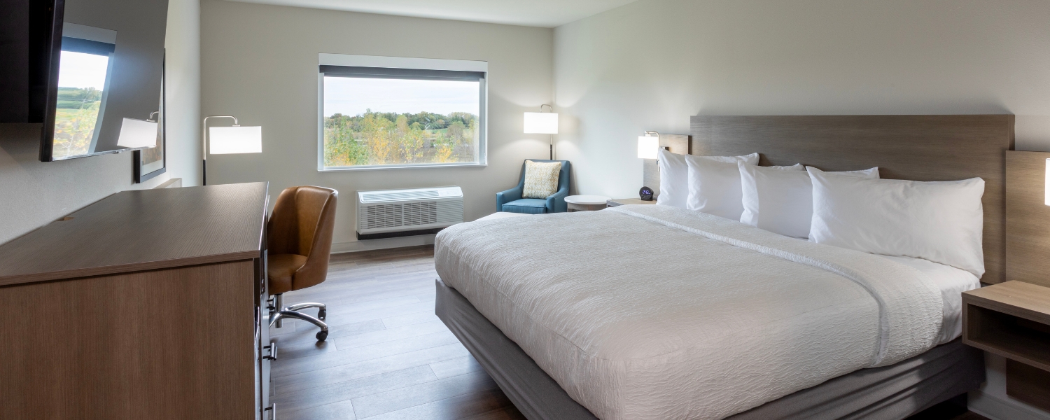 GrandStay Hotel & Suites Kaukauna, WI King Suite