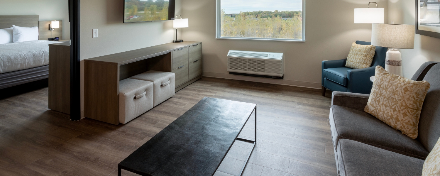 GrandStay Hotel & Suites Kaukauna, WI Suite Living Room